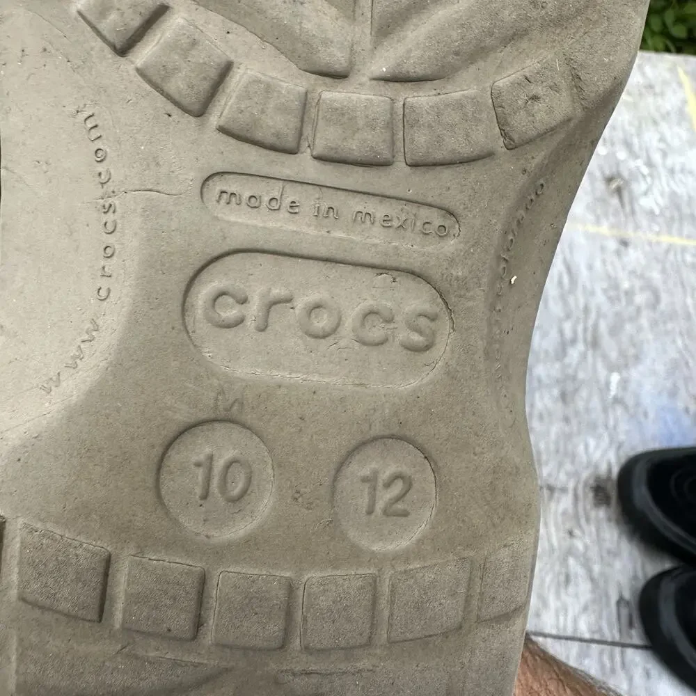 Crocs Classic Clog Tan Women’s Slip-On Men’s 10 Women’s 12 Sandal Heel Strap 520